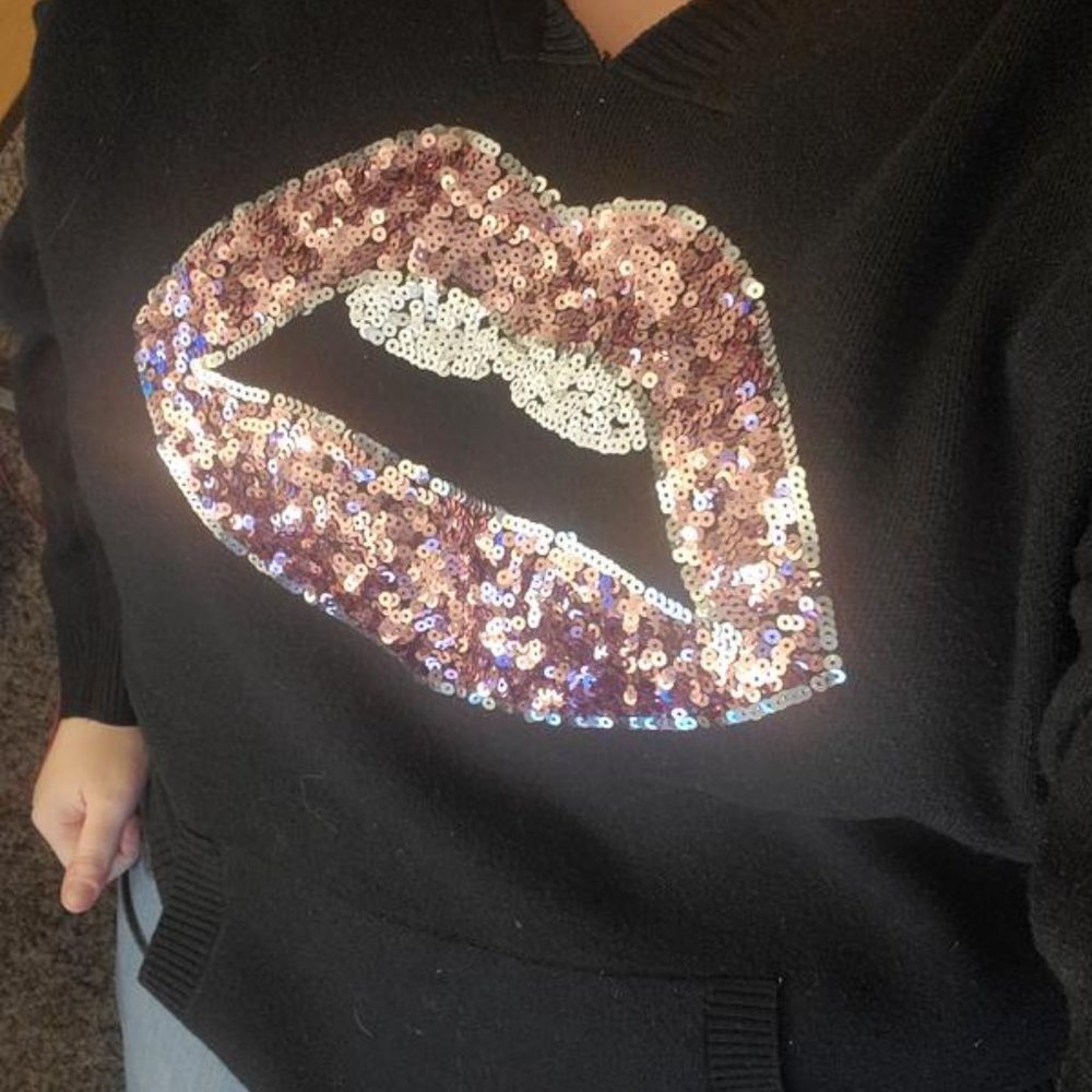 Torrid Sequin Lips Hoodie Sweater ~ sz 2 - Picture 3 of 4